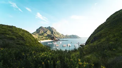 Memilih destinasi liburan antara pantai dan gunung ternyata bisa mengungkap banyak hal tentang kepribadian seseorang.