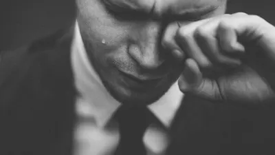 8 Fakta Psikologi yang Tidak Banyak Orang Tahu, Ternyata Air Mata Punya Manfaat Ini