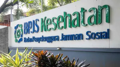 KRIS (Kelas Rawat Inap Standar) merupakan standar kelas minimum yang diterapkan untuk perawatan inap Peserta BPJS Kesehatan.