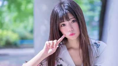 Orang yang narsis ingin selalu menjadi pusat perhatian dan mereka akan merasa kecewa ketika mendapatkan kritik yang ringan sekalipun.