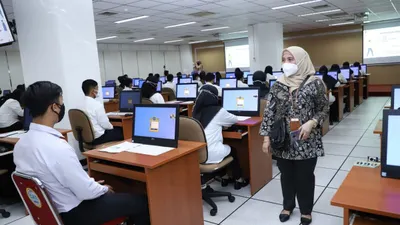 Kamu harus menggenggam skor minimal 400 jika ingin lolos dalam SKD CPNS 2024 agar dapat langsung ke tahapan selanjutnya yakni SKB CPNS 2024.