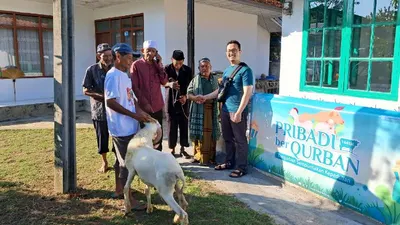 Rayakan Idul Adha, Sekolah Pribadi Bandung Berbagi Qurban ke 16 Titik