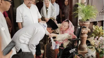 Pada postingan Instagram yang diunggah Pramono Anung di akun @pramonoanungw, terlihat ada beberapa anggota keluarga almarhum Gus Dur.