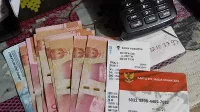 Ilustrasi. Penting bagi KPM bansos PKH, ada beberapa dokumen yang harus dikumpulkan ke pendamping desa sebelum akhir bulan Juni 2024 ini.