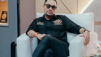 Ahmad Sahroni menjelaskan bahwa rekomendasi dari Partai Nasdem bisa saja diberikan kepada Anies Baswedan.
