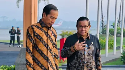 Presiden Jokowi dan Sekretaris Kabinet Pramono Anung.