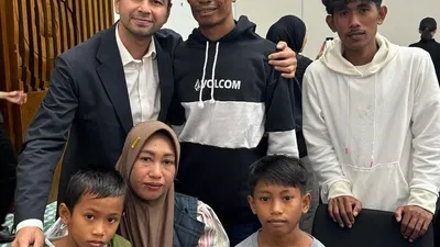Pulang Haji, Raffi Ahmad Banjir Pujian usai Belikan Kapal Baru untuk Aco sang Nelayan