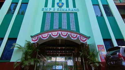 Rekomendasi SMP terbaik ini berdasarkan rangkuman Kemdikbud melalui nilai IIUN tertinggi yang konsisten selama 6 tahun.