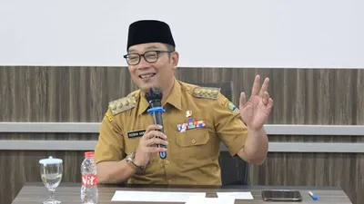 Pria yang akrab dipanggil Kang Emil tersebut mengaku sudah kantongi surat penusan maju Pilkada dari partainya, yakni Golkar.