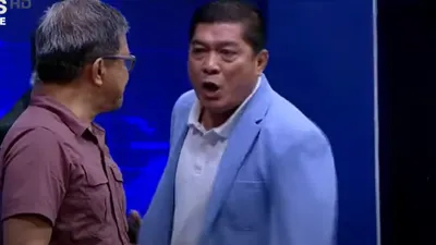 Silfester Matutina terekam dalam siaran langsung saat terbawa emosi dan mencaci maki Rocky Gerung. 