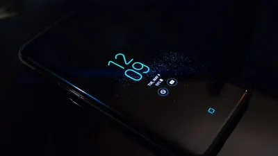 Saat ini hampir semua orang sudah memiliki handphone berbasis android atau IPhone. Pastikan kamu mengetahui 3 trik ini jika ingin awet.
