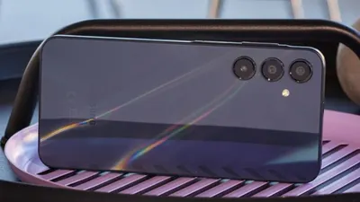 Menyasar segmen budget friendly, Samsung Galaxy A16 5G hadir dengan sejumlah fitur unggulan yang cukup mengesankan untuk kelas harganya.
