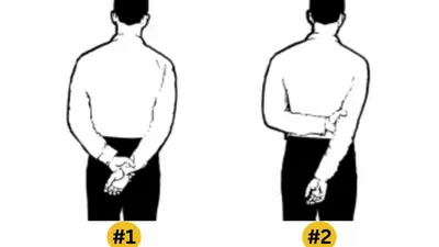 Apakah kamu menyilangkan tangan di belakang punggung atau memegang lengan lain di belakang punggung?