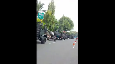 Ramai Panser dan Kendaraan Berat Militer di Sekitar Istana Jakarta