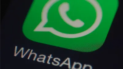 Fitur BaruMenyembunyikan Chat dengan Kode Rahasia