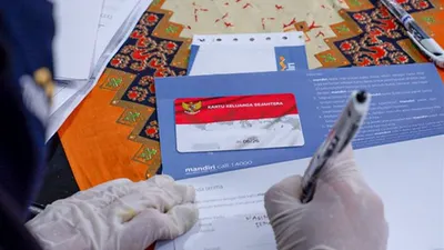 Kabar baik bagi keluarga penerima manfaat (KPM) bantuan sosial (bansos) Program Keluarga Harapan (PKH) dan Bantuan Pangan Non Tunai (BPNT).