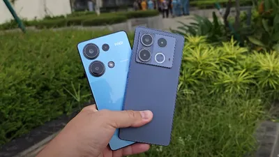 Infinix Note 40 unggul dalam kualitas desain dan kamera, sementara Poco M6 Pro lebih terjangkau.