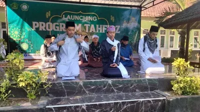 Sebanyak 6 PTN membuka kesempatan bagi para tahfidz qur'an untuk berkuliah sekaligus mendapatkan beasiswa.