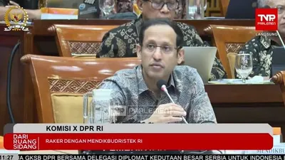 Nadiem Makarim pastikan pihaknya akan hentikan kenaikan UKT yang tak wajar.