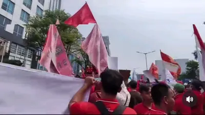 Kurir J&amp;T Unjuk Rasa di Depan PT Global Bintang Timur Ekspress