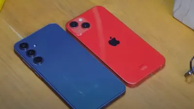 Perbandingan Lengkap: Samsung Galaxy A55 dan iPhone 13, Gak Ada yang Mau Kalah