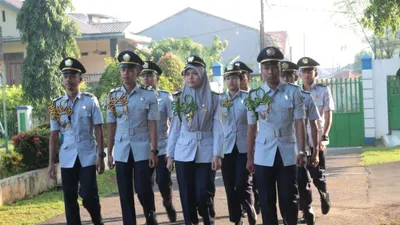 Sekolah Tinggi Meteorologi Klimatologi dan Geofisika (STMKG) menjadi salah satu kampus Sekolah Kedinasan di Indonesia.
