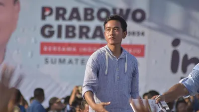 Selain itu, nomor tersebut juga ditemukan terdaftar di berbagai situs terlarang dan platform fintech seperti GoPay dan OVO.