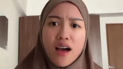 Laura Meizani Mawardi alias Lolly