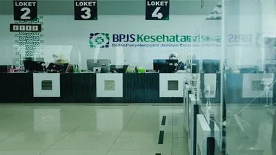 Sebagai ganti kelas BPJS Kesehatan yang dihapus, pemerintah menerapkan Kelas Rawat Inap Standar (KRIS).