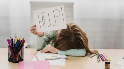 Ada beberapa cara efektif untuk menghilangkan kebiasaan berpikir buruk dan menggantinya dengan pikiran yang lebih positif dan optimis.