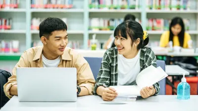 Umumnya orang dengan kepribadian ini mudah berbaur seperti ekstrovert, tetapi juga senang untuk menyendiri seperti introvert.