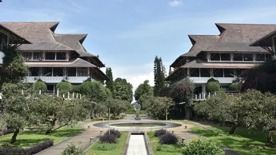 TOP 10 Jurusan Kuliah dengan Gaji Tertinggi di Institut Teknologi Bandung (ITB), Per Bulan Tembus Gaji 2 Digit Lho