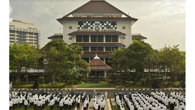 Penerimaan calon mahasiswa baru jenjang S1 Fakultas MIPA dilaksanakan melalui tiga seleksi, antara lain SNBP, UTBK SNBT, dan Mandiri.