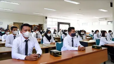 Salah satu formasi yang akan diprioritaskan oleh pemerintah pada seleksi CPNS dan PPPK adalah lulusan baru atau fresh graduate.
