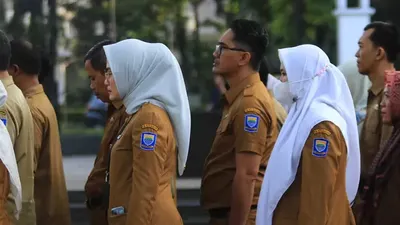 Lantas, dengan adanya berbagai ketentuan tersebut bagaimana dengan nasib para Guru honorer yang tidak terdaftar di Database BKN?