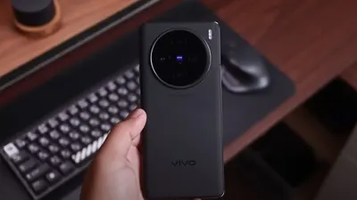 Vivo X100 yang dirilis beberapa waktu lalu ini memiliki desain yang menarik dan harga yang sesuai dengan fiturnya.