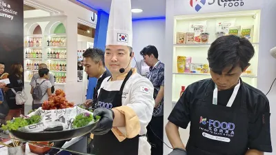 Korea Agro-Fisheries &amp; Food Trade Corporation mengambil bagian dalam acara Food &amp; Hospitality Indonesia (FHI) 2024 dengan membuka booth Korea Pavilion.