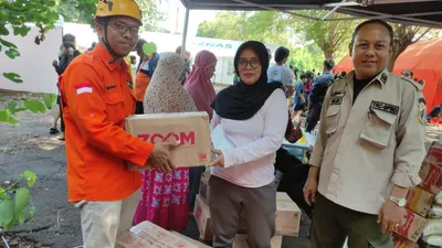 Relawan Rumah Zakat merespons kebakaran di Kelurahan Manggarai Jakarta Selatan dengan mendistribusikan bantuan.