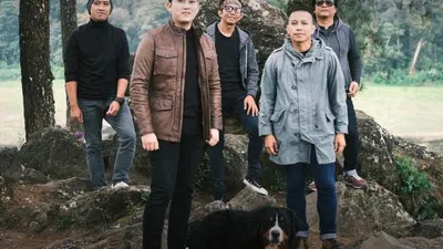 Sekpri Prabowo Subianto, Rizky Irmanyah merilis lagu bersama The Rain.
