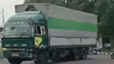 Truk Kontainer Tabrak Lari di Cipondoh Tanggerang