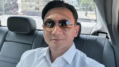 Musisi, Anji Manji 