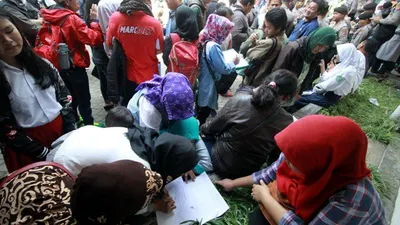 Mendikdasmen Abdul Mu&rsquo;ti menyatakan bahwa penghapusan program Kurikulum Merdeka dan Sistem Zonasi PPDB harus dikaji terlebih dahulu.