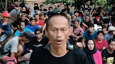 Dugaan Gunawan Sadbor terlibat dalam kegiatan promosi judol berawal dari saat dirinya melakukan live TikTok bersama warga sekitar. Ketika mendapatkan gift dari penonton, mereka langsung berterima kasih lalu berjoget bersama.