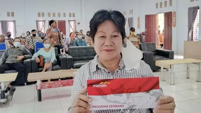Ilustrasi penerima&nbsp;bansos Program Keluarga Harapan (PKH) dan Bantuan Pangan Non Tunai (BPNT)