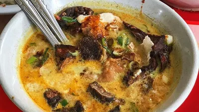 Bagi kamu kaum anak rantau yang sedang mengadu nasib di Jakarta, wajib tahu jika Kota Metropolitan ini memiliki makanan khas nan legendaris.