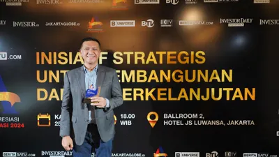 PNM mendapatkan penghargaan yang diberikan kepada Direktur Utama PT Permodalan Nasional Madani (PNM) Arief Mulyadi kategori Penggerak Ekonomi Masyarakat, dalam program PNM Membina Ekonomi Keluarga Sejahtera (PNM Mekaar).