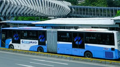 TransJakarta adalah jaringan bus raya terpadu (BRT) Pertama di Asia Tenggara dan Selatan yang didesain berdasarkan sistem TransMilenio.