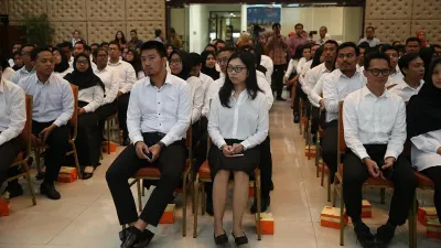 Sebagian calon pelamar mungkin sudah banyak yang penasaran formasi apa saja yang bisa dilamar oleh pemegang ijazah SMA sederajat.