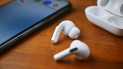 Ilustrasi menyambungkan atau connect iPhone di dua Airpods.