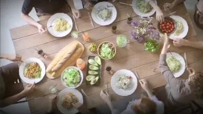 Fakta Psikologi: Kenali 6 Kepribadian Seseorang dari Cara Makan, Suka Bersuara Saat Makan Ternyata Sosok... 